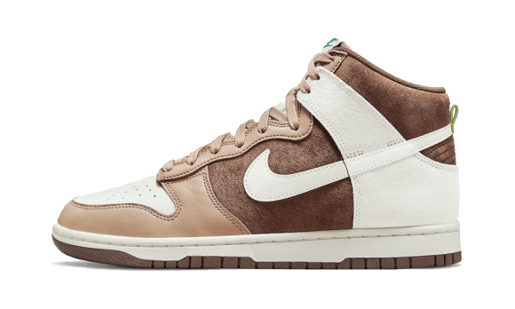 Reaprovizionare Nike Dunk High Light Ciocolată
